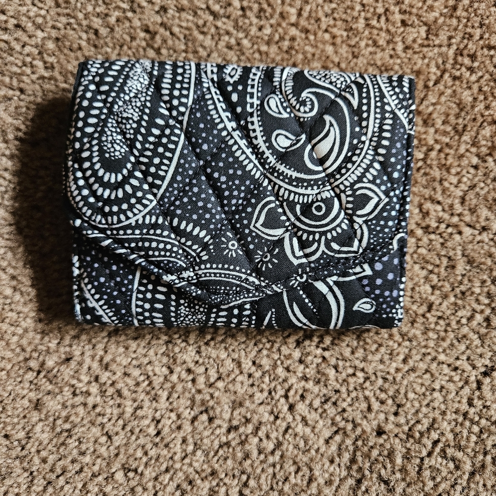 Vera Bradley NWT RFID Mini Tri-Fold Wallet in Stellar Paisley  Quilted Cotton